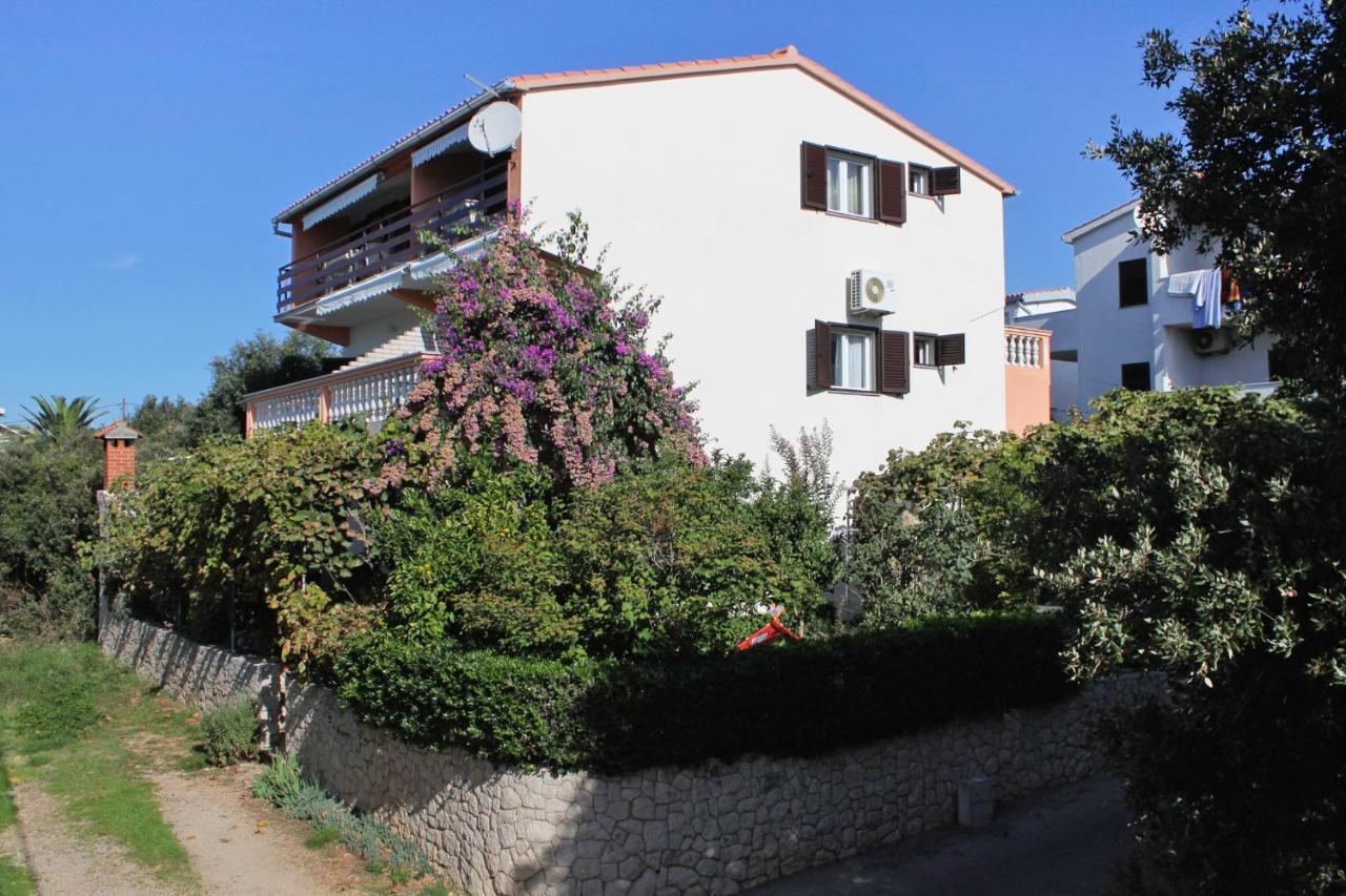 Family friendly seaside apartments Kozino, Zadar - 5749 Petrčane Exterior foto