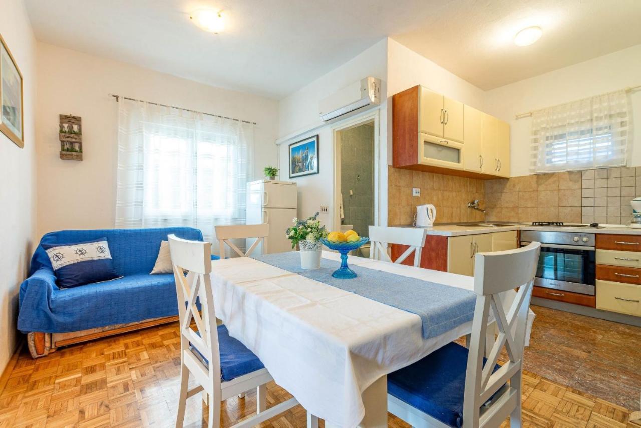 Family friendly seaside apartments Kozino, Zadar - 5749 Petrčane Exterior foto