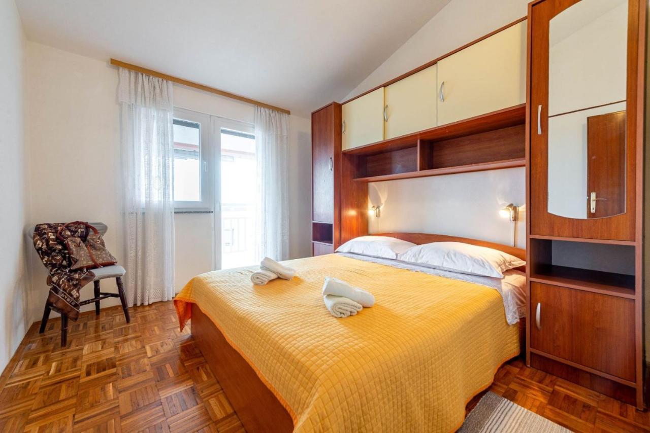 Family friendly seaside apartments Kozino, Zadar - 5749 Petrčane Exterior foto